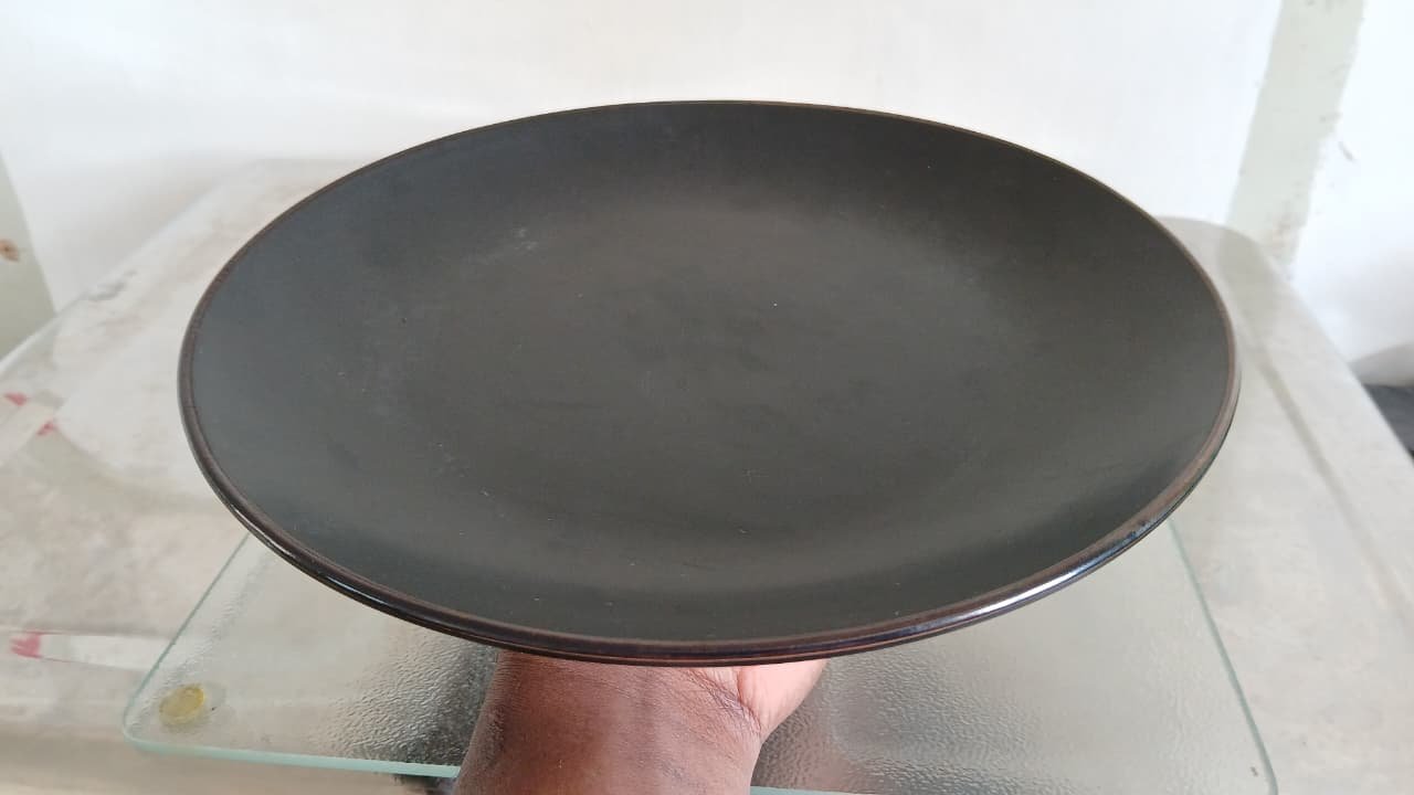 Ceramic catering plates